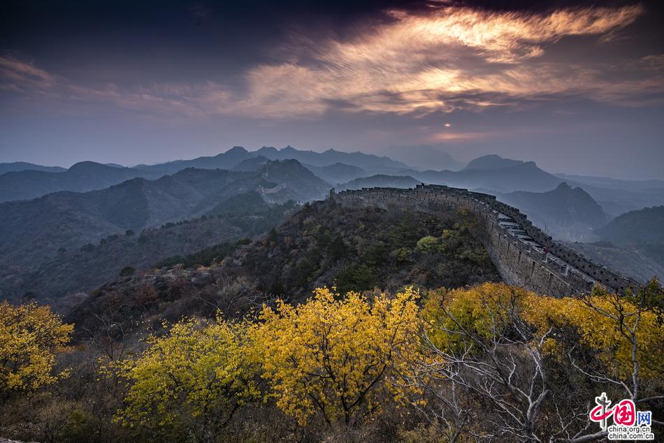 金山岭长城 ：深秋山河美 深情画中游（图）